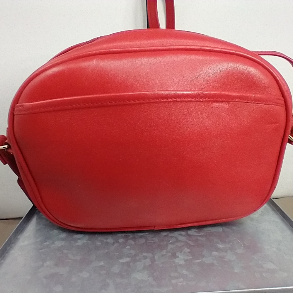 RED GENUINE LEATHER OVAL CAMERA CROSSBODY BAG